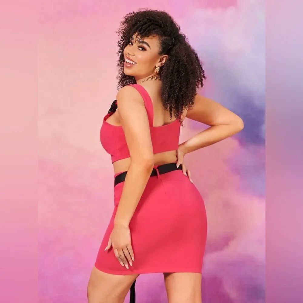 Chic & Curvy: Shein Two-Piece Buckle Strap Set - Picture 3 of 5
